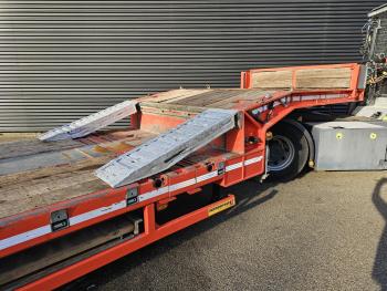 F-S44-/ 4 x STEERING / HYDRAULIC RAMPS / EXTENDABLE